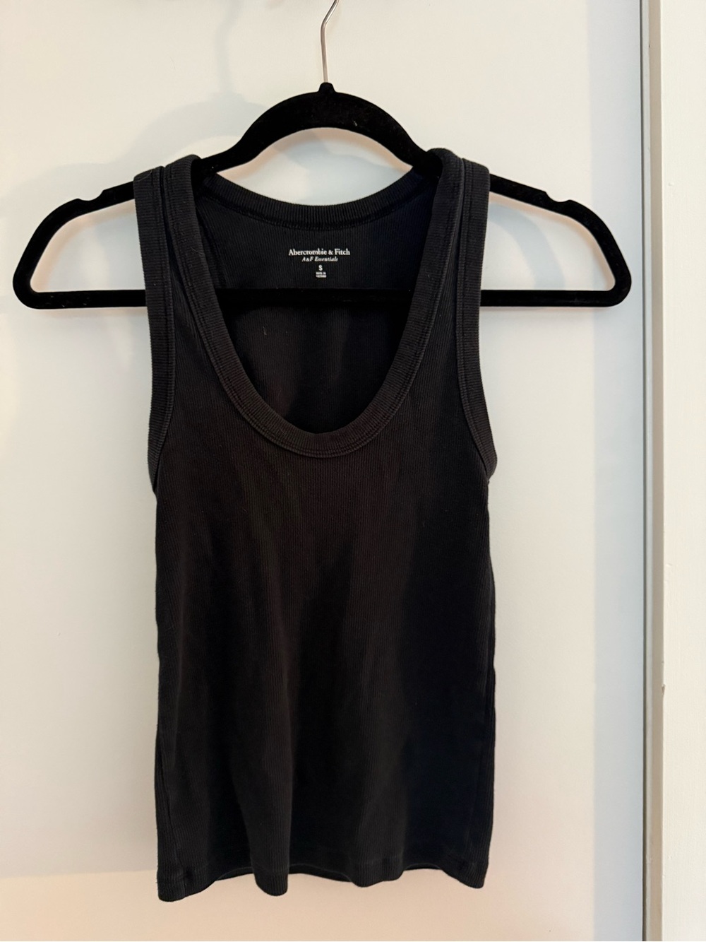 Abercrombie essential tank